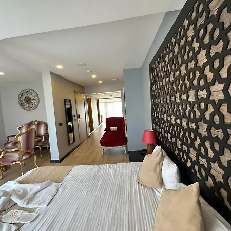 في في آر 4*
