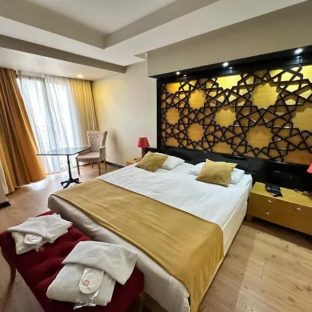 في في آر 4*