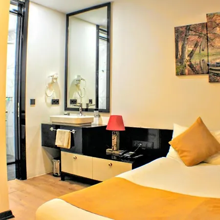فندق في في آر 4*